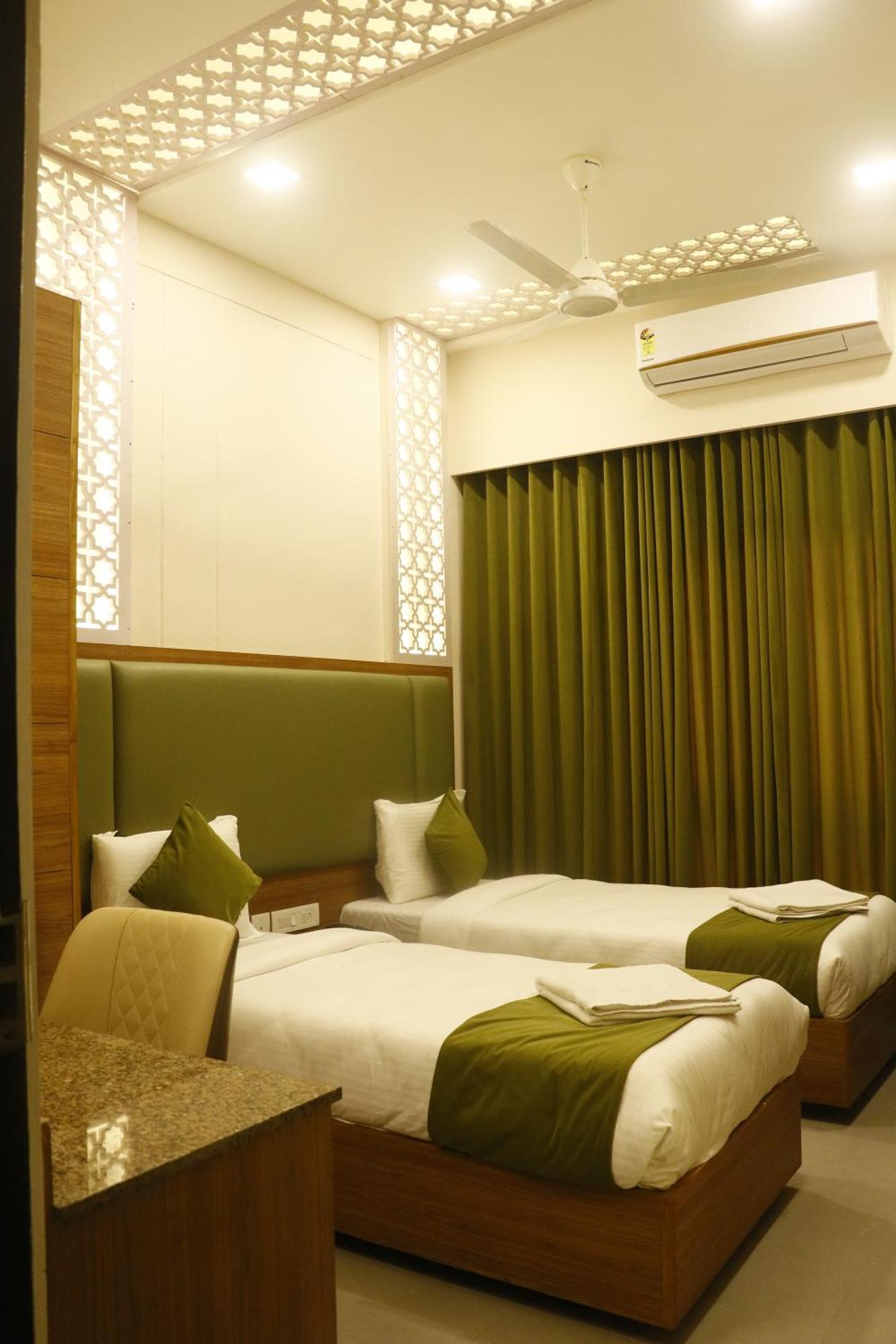 Hotel Cosmo Grande Chennai Exterior foto