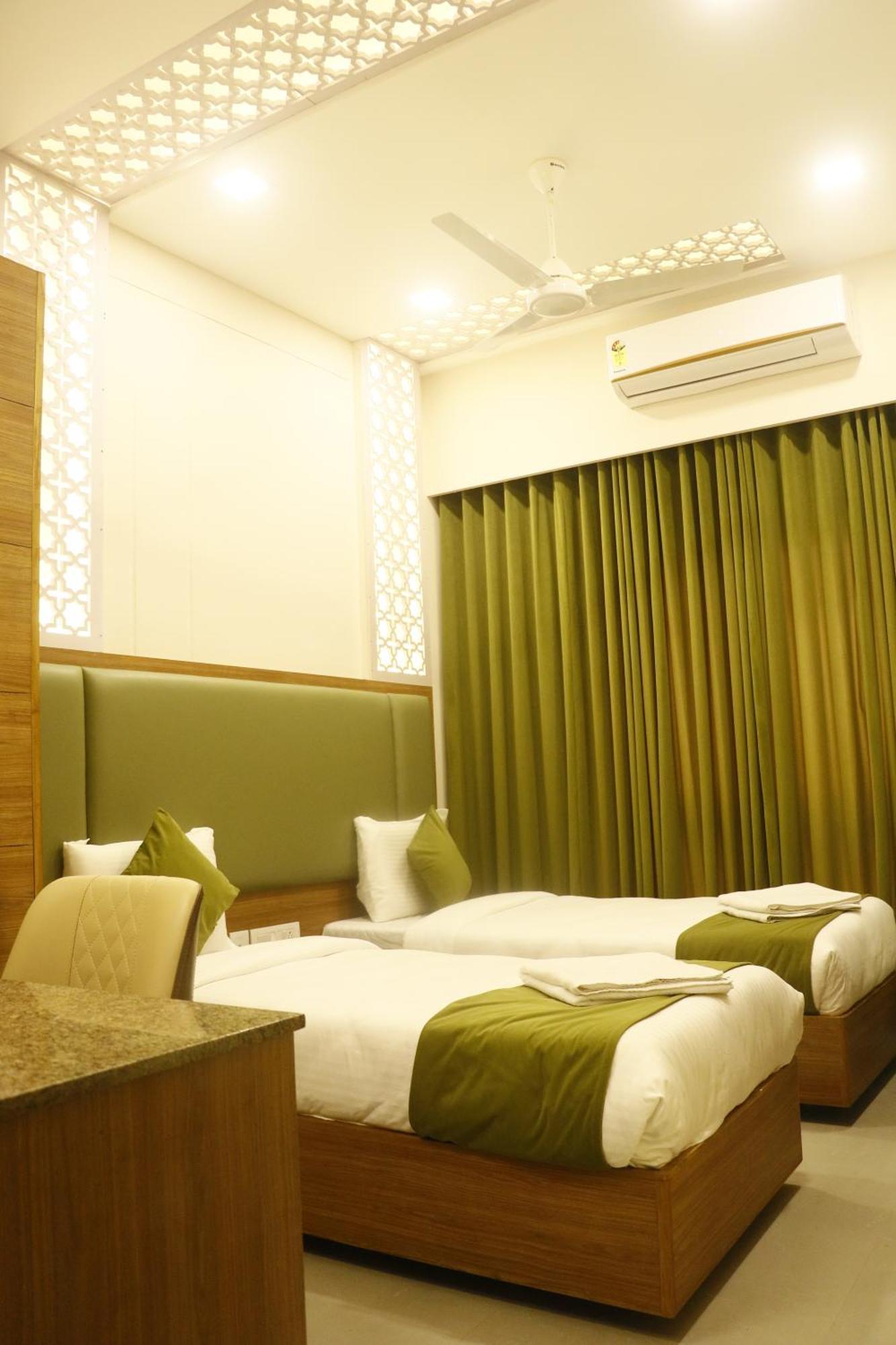 Hotel Cosmo Grande Chennai Exterior foto