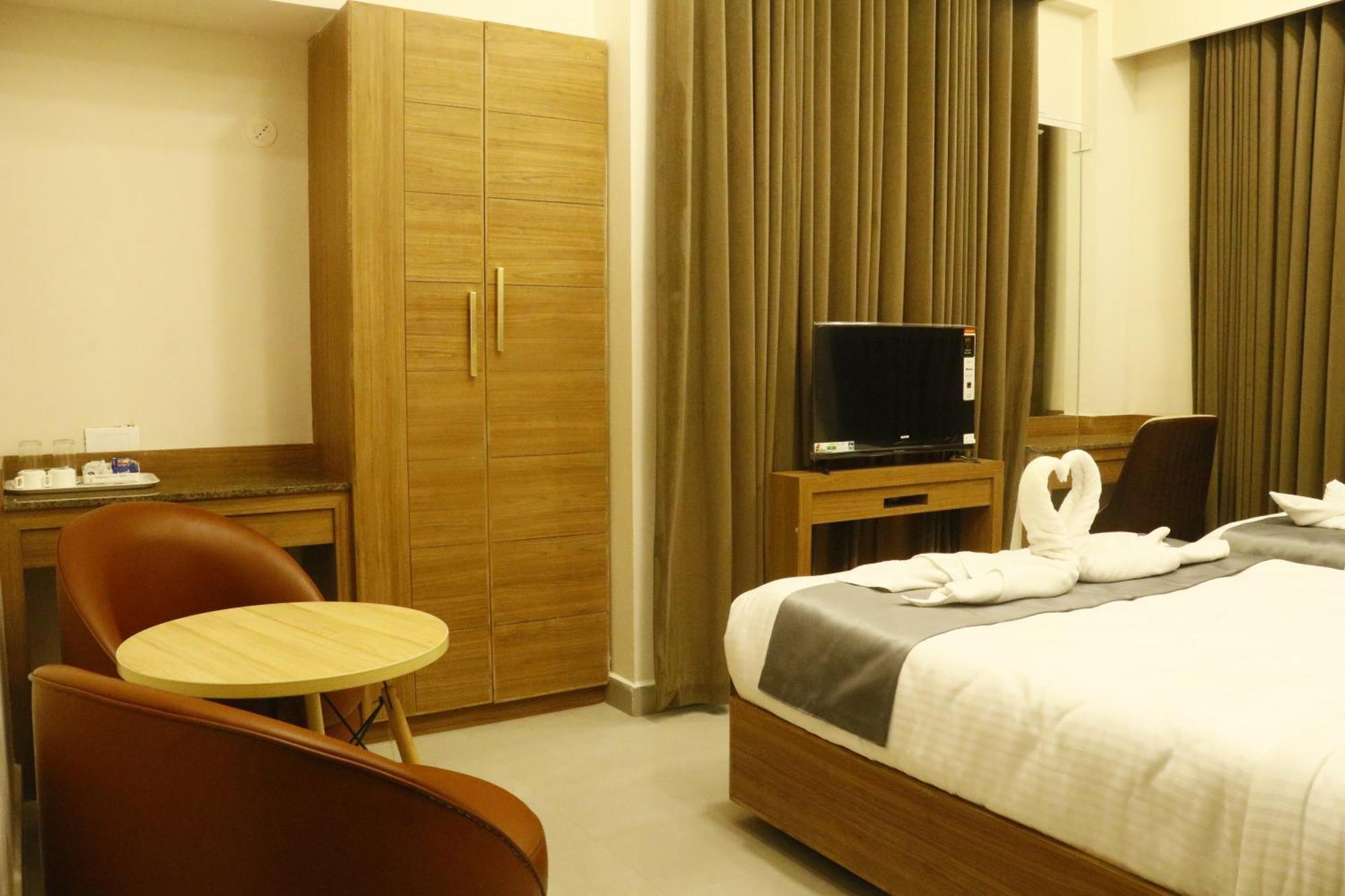Hotel Cosmo Grande Chennai Exterior foto
